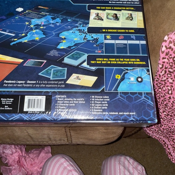Pandemic Legacy Season 1 Board Game Blue Edition - Picture 5 of 5